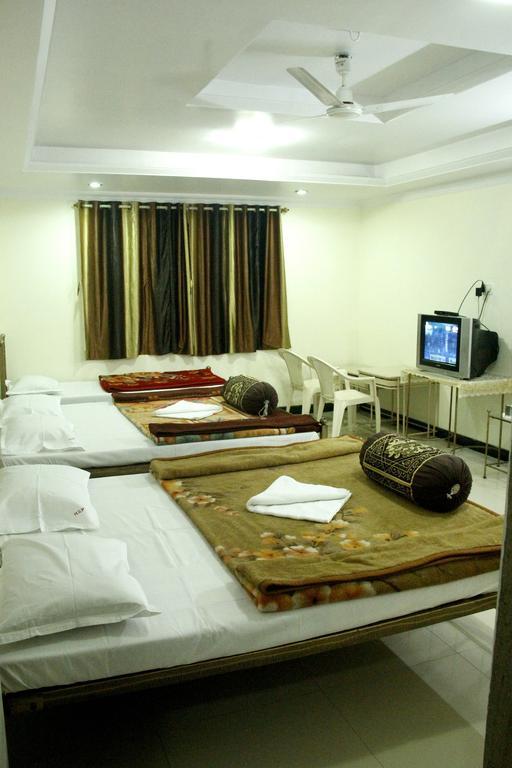 Hotel Shanti Palace Mahābaleshwar Kültér fotó